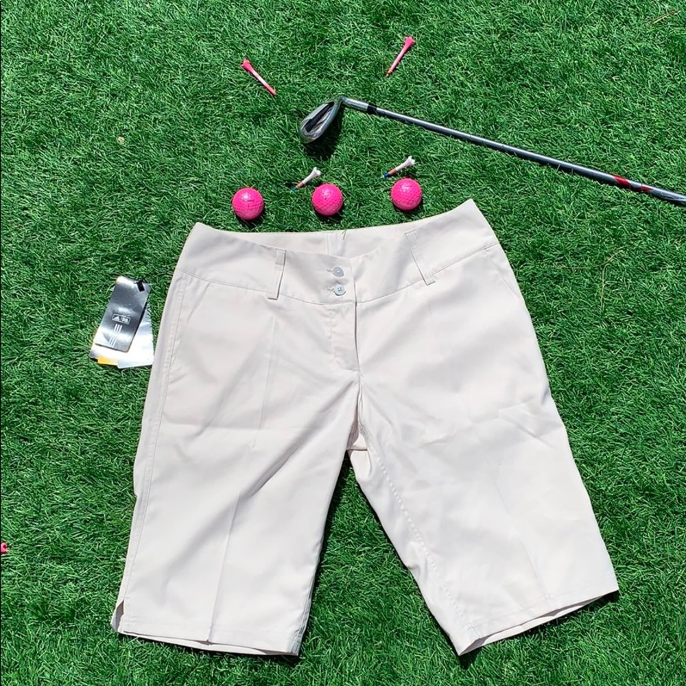 Adidas ClimaLite Golf Shorts Women’s size 8 NWT